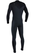 The O'Neill Hyperfreak Wind 4/3+ Chest Zip is specially developed for kiters.